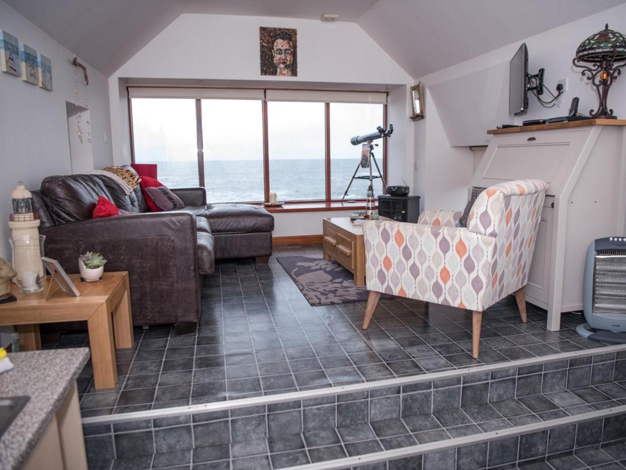Pew With A View - Seafront Cottages Sandhaven Bilik gambar
